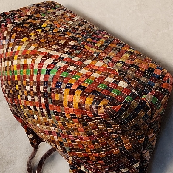 Amerileather Linwood Leather Tote Bag - Picture 11 of 16